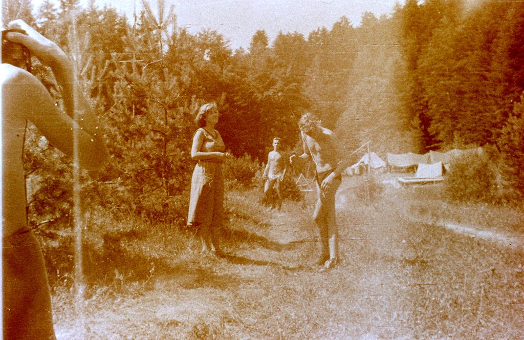 Plik:1957-58 Obóz stały w Bieszczadach. Watra 102 fot. Z.Żochowski.jpg