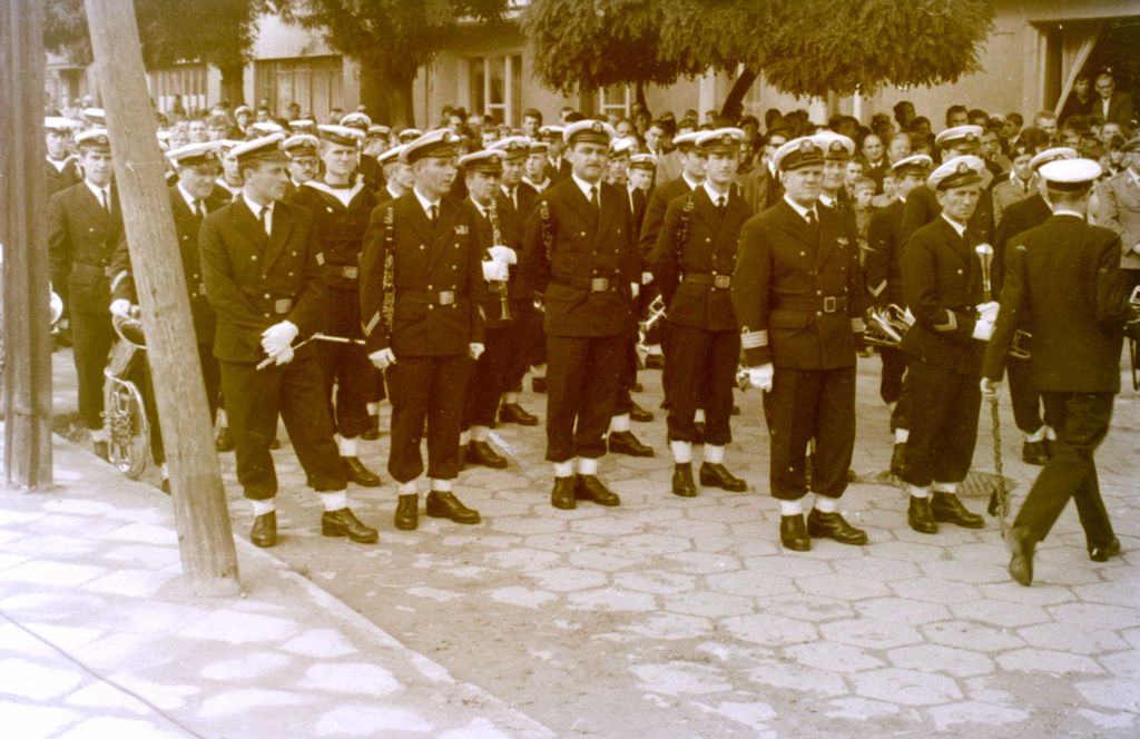 Plik:1966 Odsłonięcie pomnika harcerzy w Gdyni. Watra 013 fot. Z.Żochowski.jpg