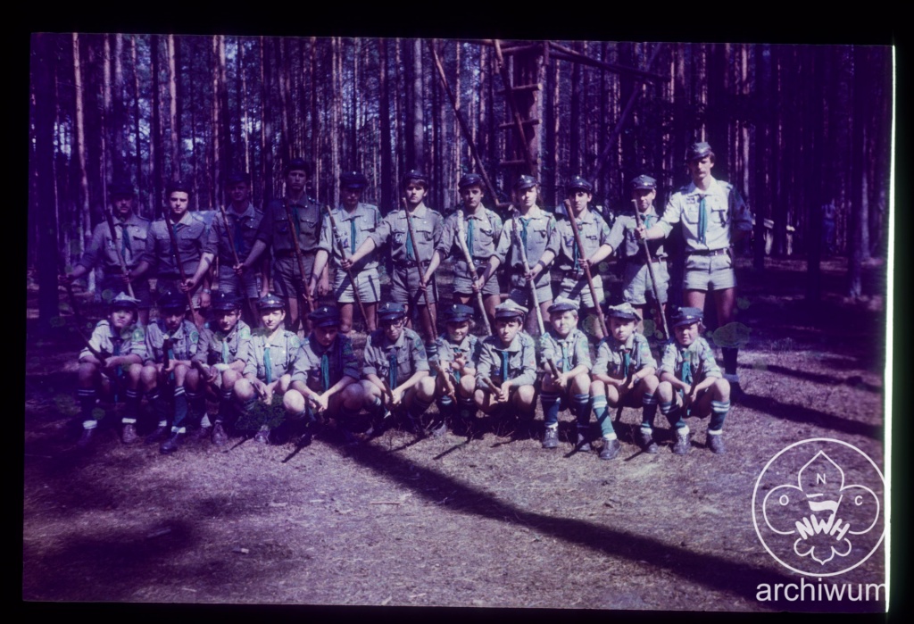 Plik:1982-07 Jezioro Zdrojno k. Osiecznej - Obóz Szczepu Puszcza z Niepołomic nr 004.jpg