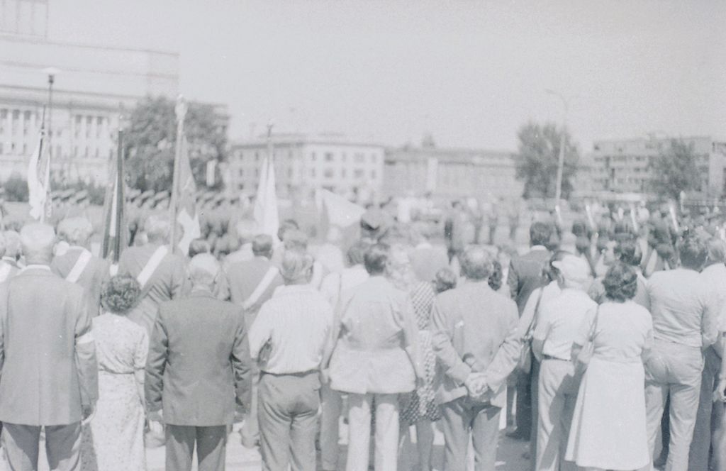 Plik:1984 Akt erekcyjny pomnika Powstania Warszawskiego. Watra 023 fot. Z.Żochowski.jpg