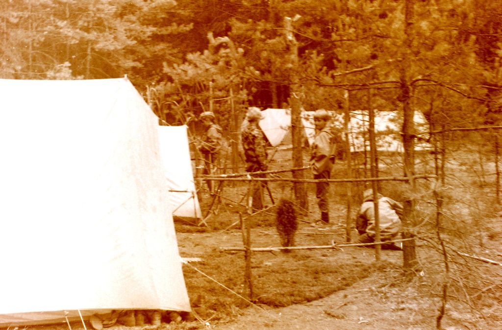 Plik:1982 Obóz Puszcza. Szarotka140 fot. J.Kaszuba.jpg