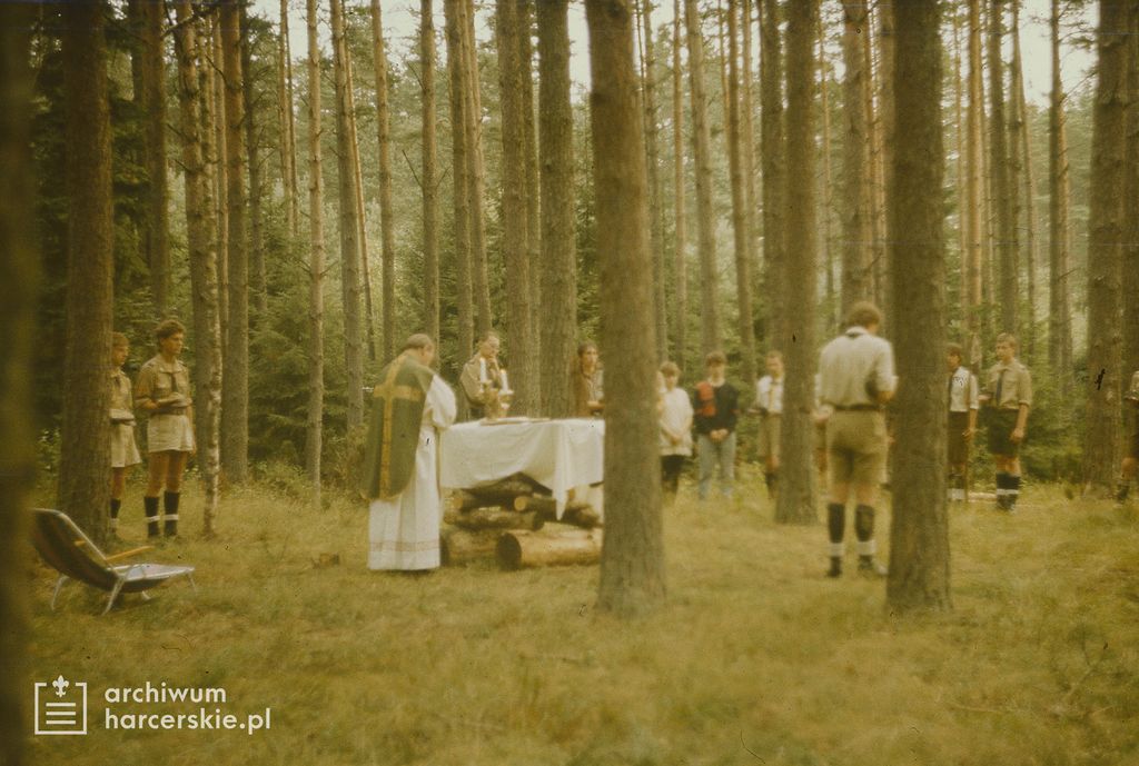 Plik:1988-07 Obóz Uroczysko. jez. Gant. Mazury. Szarotka030 fot. J.Kaszuba.jpg