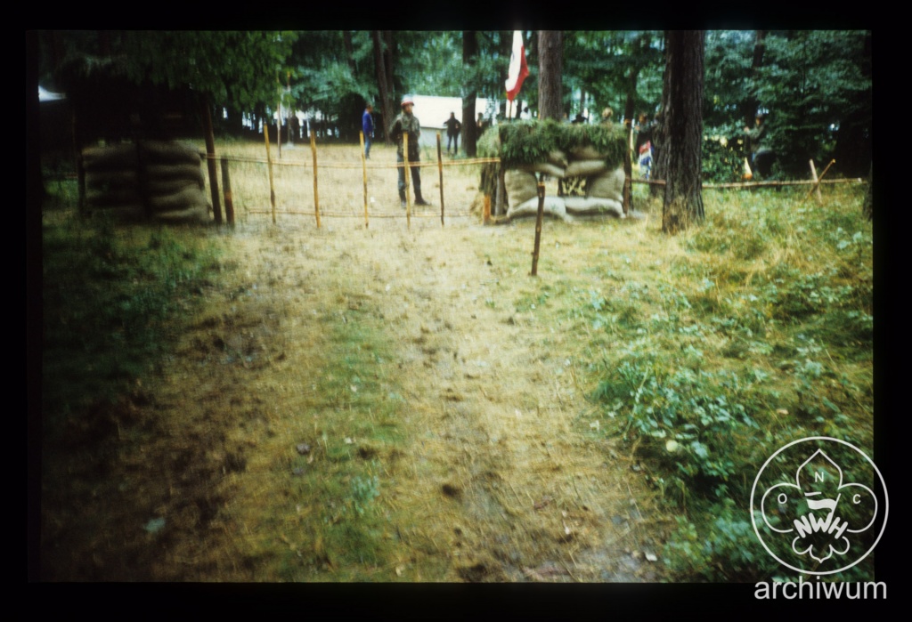 Plik:1990-07 Jezioro Muliste Obóz 3 NDH Niepolomni ze Szczepu Puszcza 014.jpg