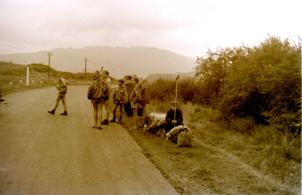 Plik:1966 Obóz wędrowny w Bieszczadach. 2 GDH Watra 073 fot. Z.Żochowski.jpg