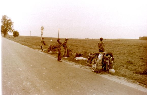 1980 Obóz wedrowny. Warmia i Mazury. Watra 070 fot. Z.Żochowski.jpg