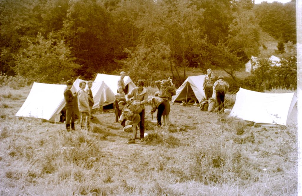 Plik:1966 Obóz wędrowny w Bieszczadach. 2 GDH Watra 069 fot. Z.Żochowski.jpg
