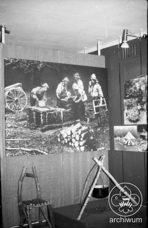 Plik:1981-08 Warszawa wystawa 70 lat harcerstwa 001.jpg