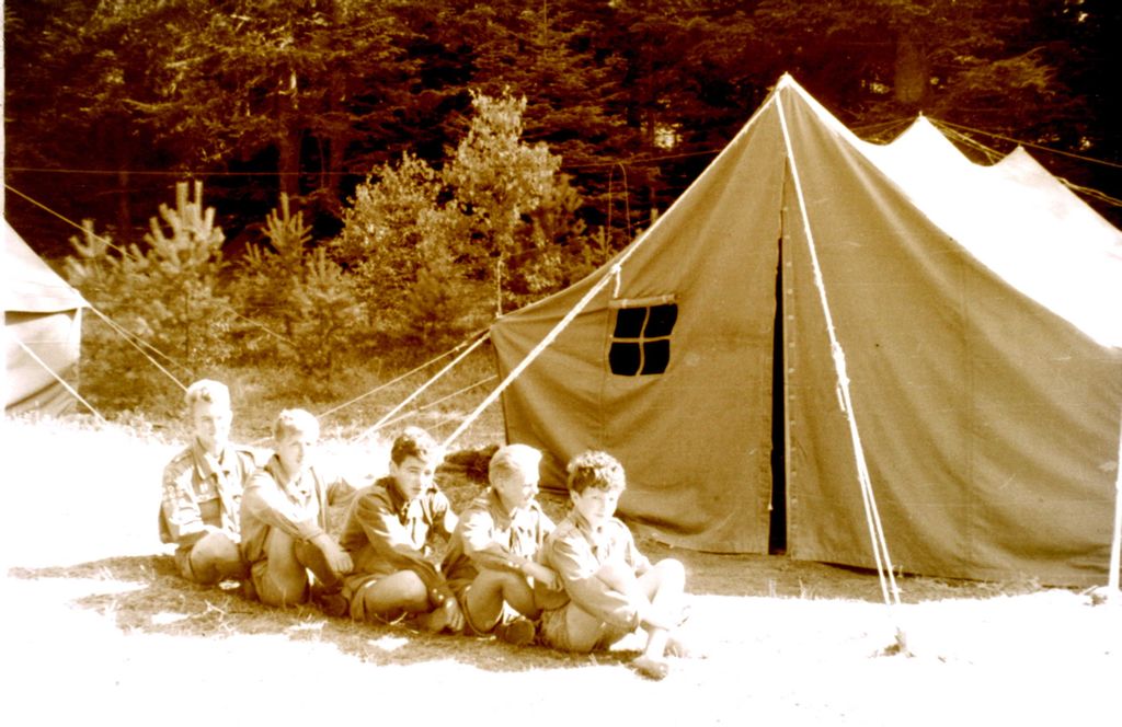 Plik:1957-58 Obóz stały w Bieszczadach. Watra 010 fot. Z.Żochowski.jpg