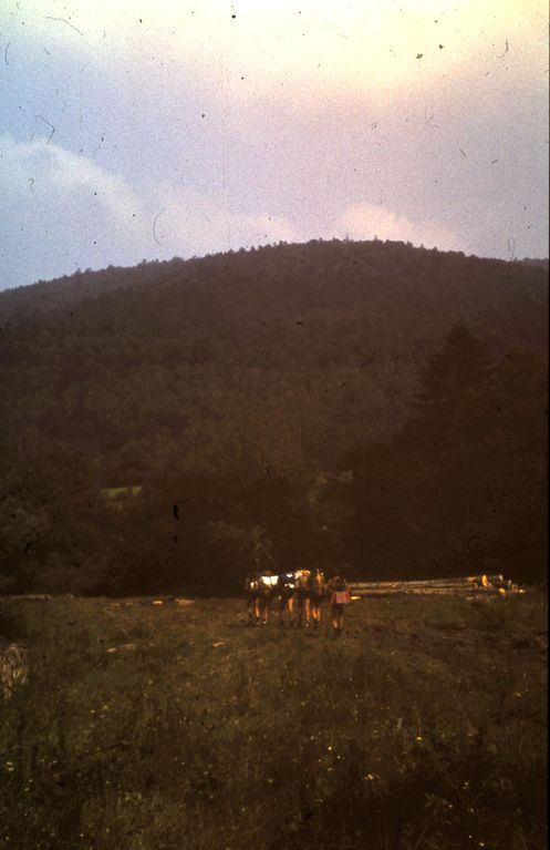 Plik:1974 Obóz wedrowny. Bieszczady . Watra 019 fot. Z.Żochowski.jpg