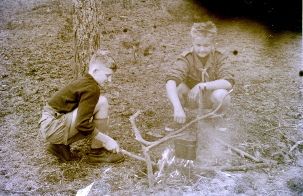 Plik:1957-60 Biwak 2 GDH. Watra 005 fot. Z.Żochowski.jpg