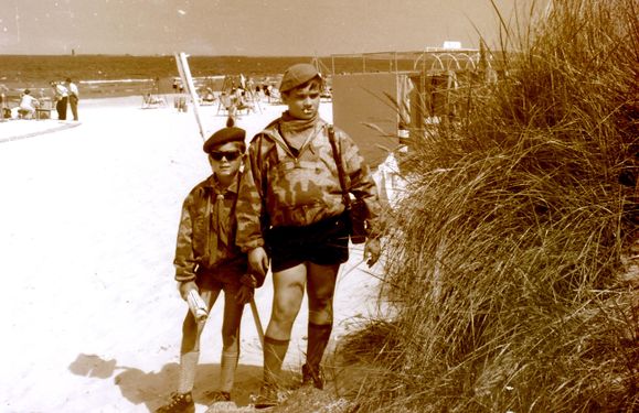 1966-69 Obóz wędrowny Wyspa Wolin, Szczecin. Watra 019 fot. Z.Żochowski.jpg