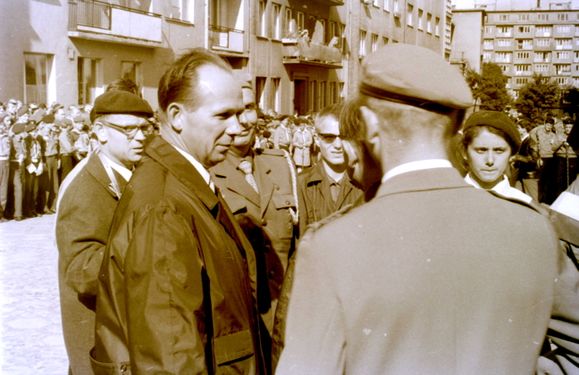 1966 Odsłonięcie pomnika harcerzy w Gdyni. Watra 039 fot. Z.Żochowski.jpg