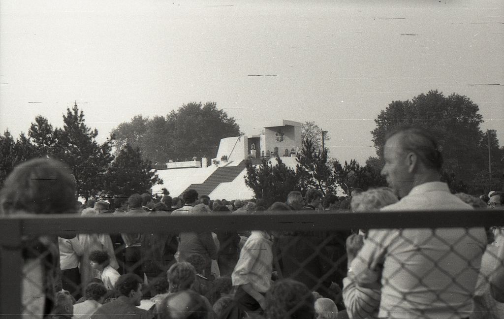 Plik:1987 Biała Służba. Gdynia, Gdańsk. Szarotka024 fot. Jacek Kaszuba.jpg