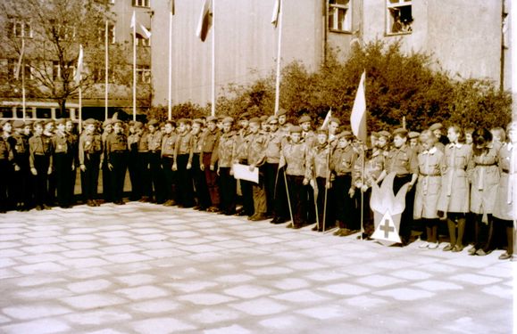 1966 Odsłonięcie pomnika harcerzy w Gdyni. Watra 066 fot. Z.Żochowski.jpg