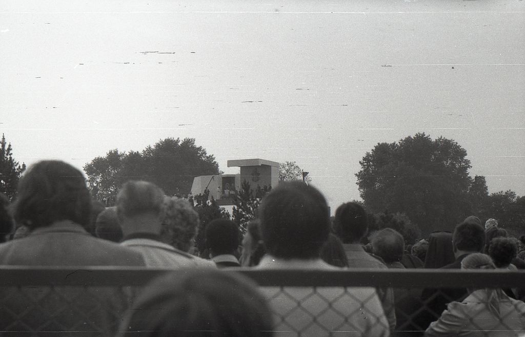 Plik:1987 Biała Służba. Gdynia, Gdańsk. Szarotka015 fot. Jacek Kaszuba.jpg