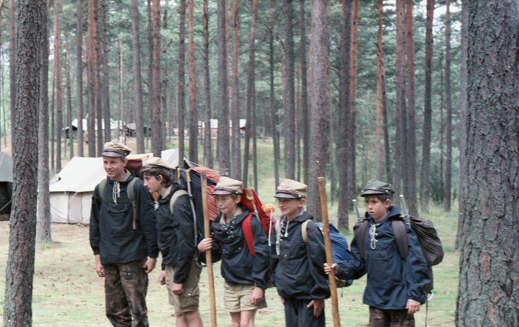 Plik:1991 Obóz Avalon. Jez. Czyste. Szarotka 220 fot. J.Kaszuba.jpg