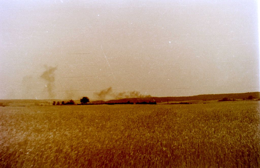 Plik:1956-60 Obóz harcerzy z Gdyni. Watra050 fot. Z.Żochowski.jpg