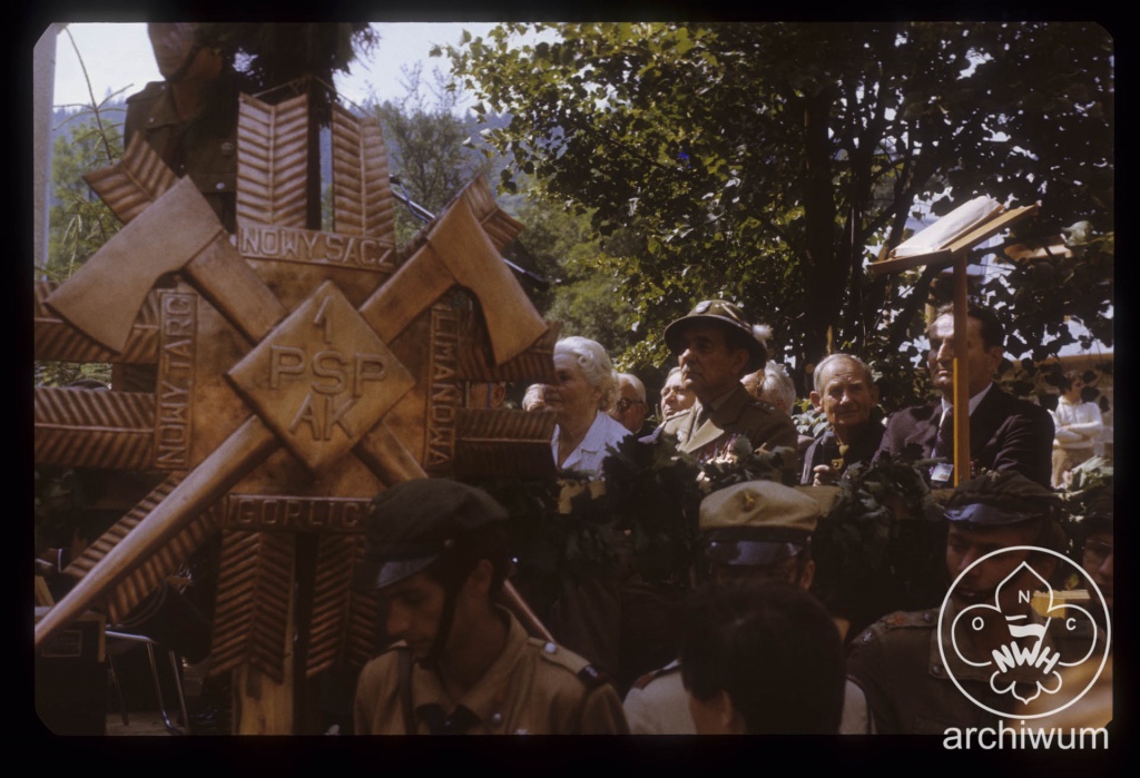 Plik:1984-08-17-19 Szczawa Zlot byłych partyzantów AK z udziałem harcerzy 023.jpg