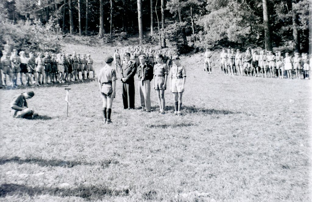 Plik:1947-48 Harcerstwo w Gdańsku. Watra 005 fot. Z.Żochowski.jpg
