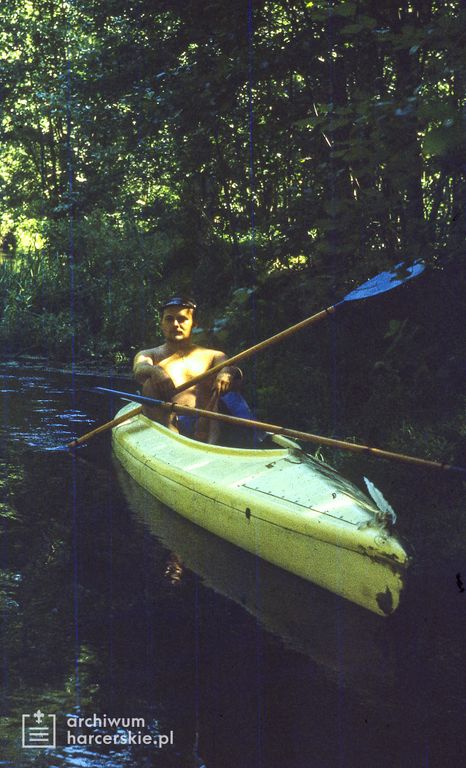 Plik:1989-08 Spływ kajakowy. Wda. Szarotka 023 fot. J.Kaszuba.jpg