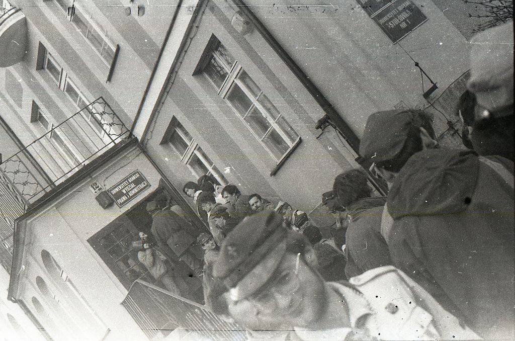 Plik:1989 1-2 kwiecień. Sopot. I Zjazd ZHR. Szarotka 084 fot. J.Kaszuba.jpg