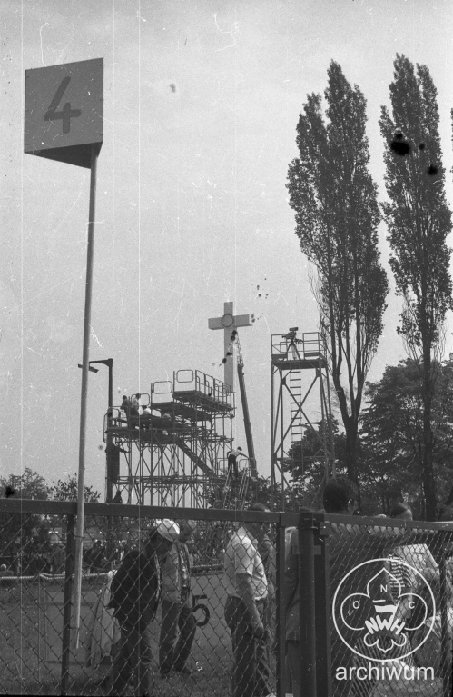 Plik:1987-06 Gdynia Biala Sluzba 02.jpg