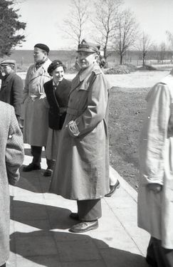 1957 Józef Grzesiak Czarny w Gdyni. Watra 004 fot. Z.Żochowski.jpg