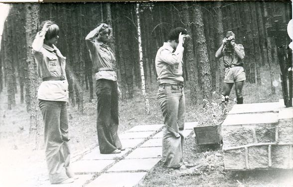 1977 Miedzno. Obóz stały Szczepu SP 10 Gdynia. 22 GDH152 fot. D.Zabrocki.jpg