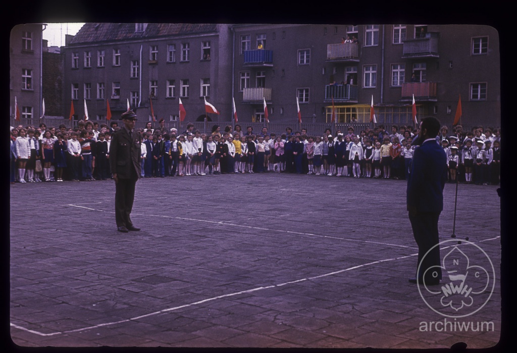 Plik:1979-05 Gdansk wreczenie sztandaru Hufiec Wrzeszcz 14.jpg