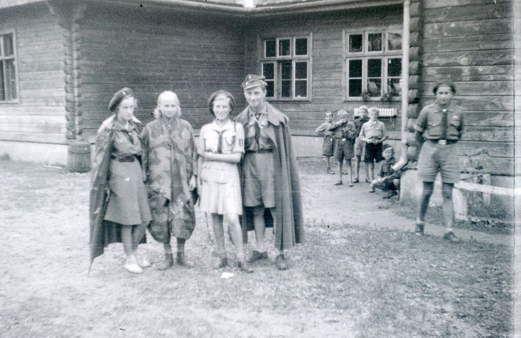 Plik:1947-48 Kolonie w Borkowie. Watra 043 fot. Z.Żochowski.jpg