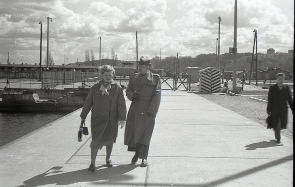 1957 Józef Grzesiak Czarny w Gdyni. Watra 007 fot. Z.Żochowski.jpg