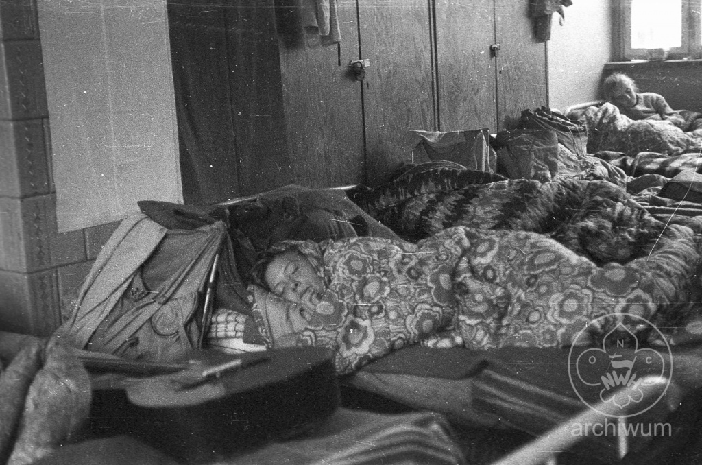 Plik:1985-08 Beskid Sądecki obóz Kręgu Instruktorskiego Zielone Płomienie 054.jpg