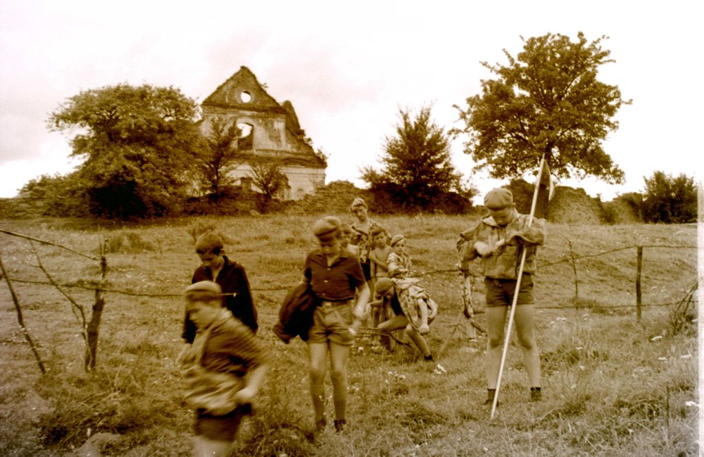 Plik:1966 Obóz wędrowny w Bieszczadach. 2 GDH Watra 096 fot. Z.Żochowski.jpg