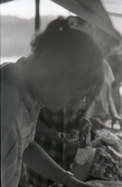 Plik:1985-07 08 Jez.Białe k. Machar Szarotka obóz stały Buchtowisko 113 fot. J.Kaszuba.jpg