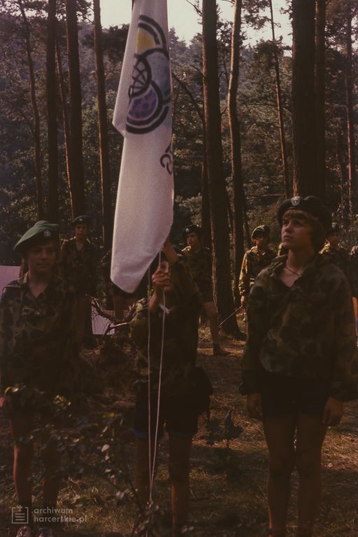 Plik:1978-07 08 Obóz Jantar Szarotka fot.J.Kaszuba 14.jpg