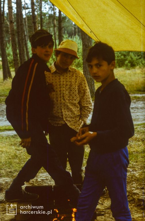 Plik:1984-07 08 Wycinki Duże Szarotka obóz stały Bór fot.J.Kaszuba 037.jpg