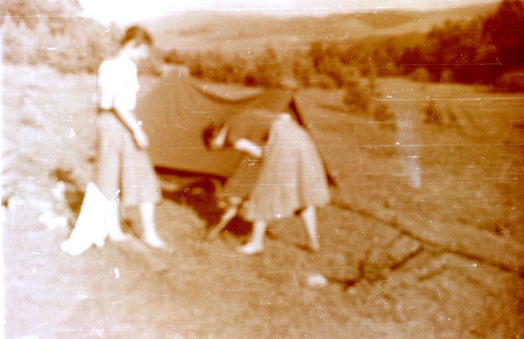 Plik:1957-58 Obóz stały w Bieszczadach. Watra 145 fot. Z.Żochowski.jpg