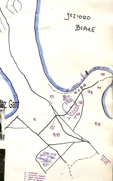 Plik:1985-07 08 Jez.Białe k. Machar Szarotka obóz stały Buchtowisko 241 fot. J.Kaszuba.jpg