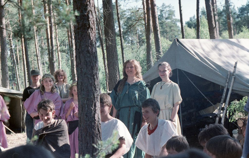 Plik:1991 Obóz Avalon. Jez. Czyste. Szarotka 258 fot. J.Kaszuba.jpg