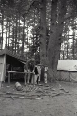 1985-07 08 Jez.Białe k. Machar Szarotka obóz stały Buchtowisko 198 fot. J.Kaszuba.jpg