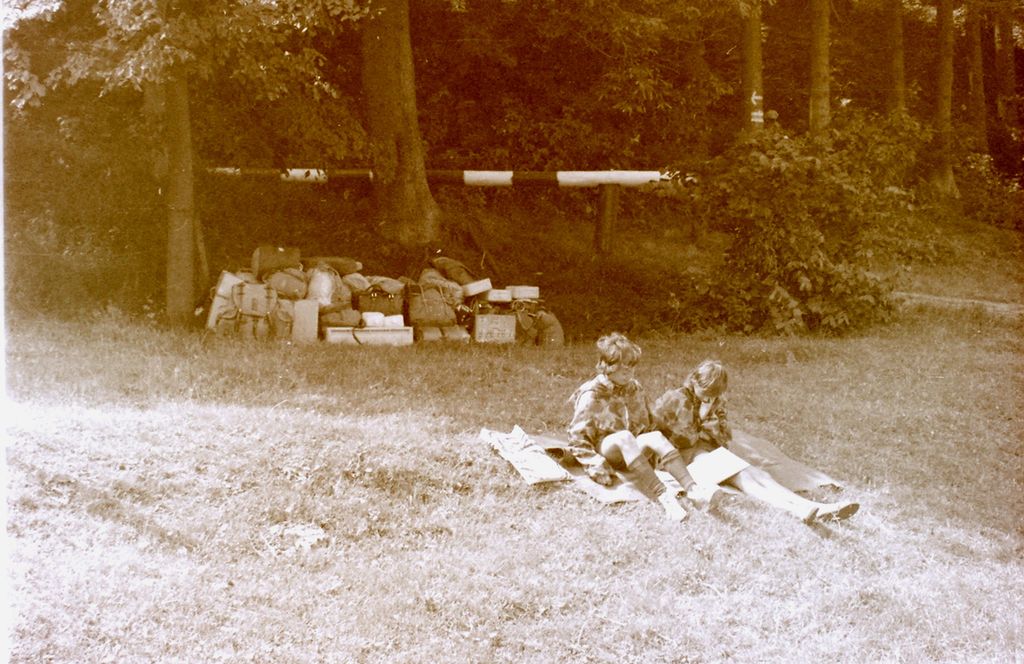 Plik:1976 Obóz wedrowny Jantar. Pobrzeżem Bałtyku. Watra 015 fot. Z.Żochowski.jpg
