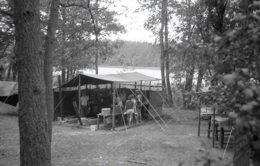Plik:1988 Obóz Uroczysko. J.Gant. Szarotka 261 fot. J.Kaszuba.jpg