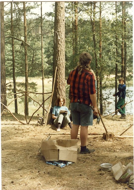 Plik:1992 Obóz stały nad J.Kotel. Szarotka 001 fot. J.Kaszuba.jpg