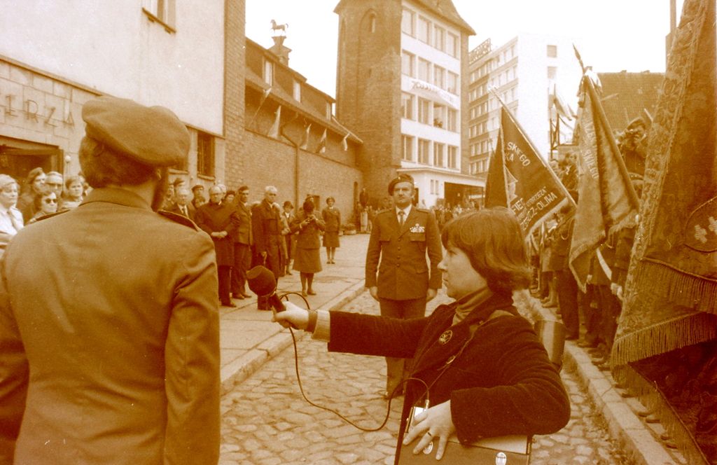 Plik:1981 Odsłonięcie tablicy na Domu Harcerza w Gdańsku. Watra 027 fot. Z.Żochowski.jpg