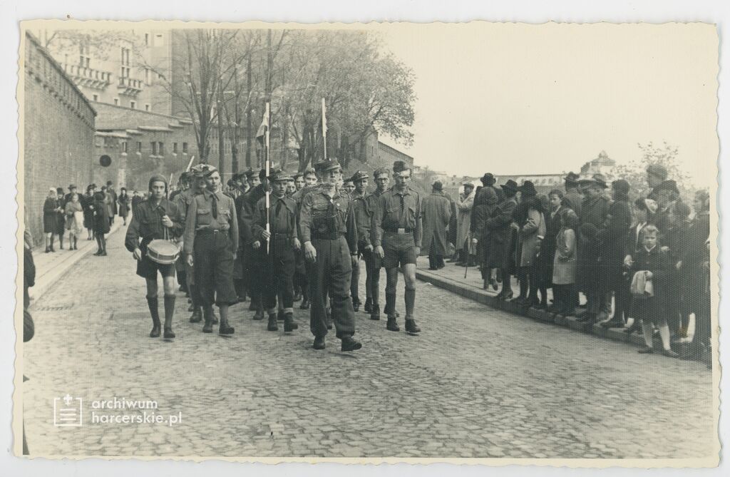 Plik:1945-46 Kraków harcerze MM 030.jpg
