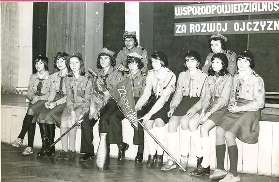 1976 Miedzno. Obóz stały Szczepu SP 10 Gdynia. 22 GDH012 fot. D.Zabrocki.jpg