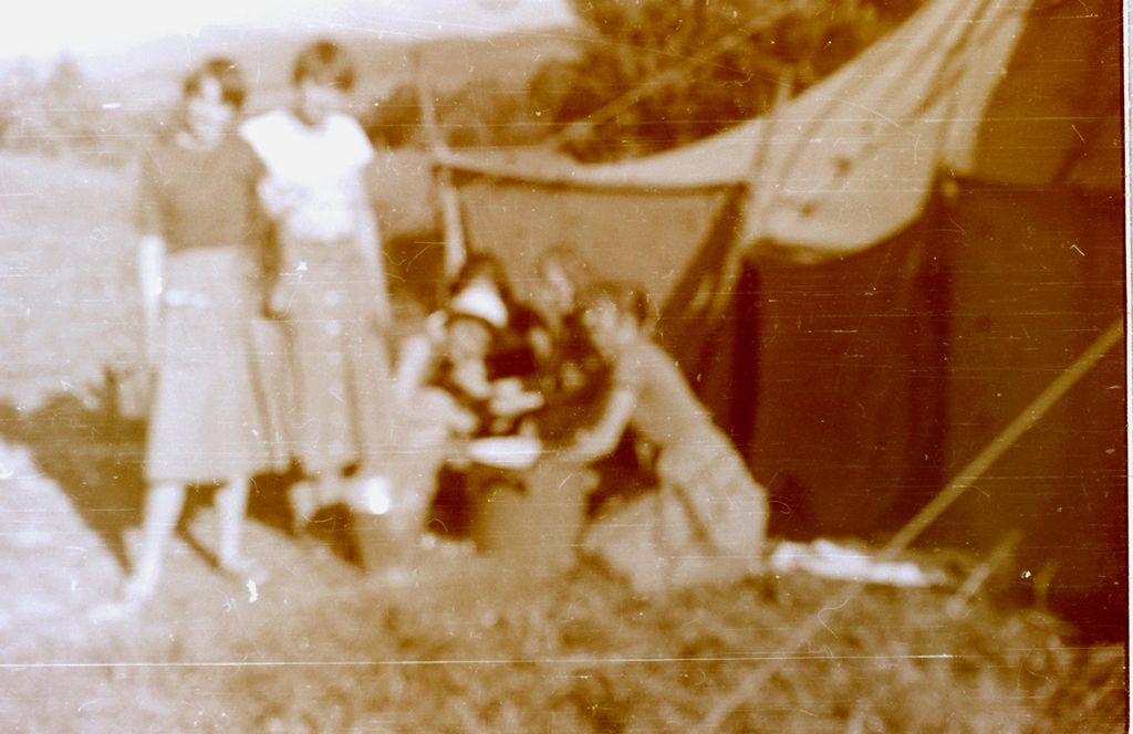 Plik:1957-58 Obóz stały w Bieszczadach. Watra 149 fot. Z.Żochowski.jpg