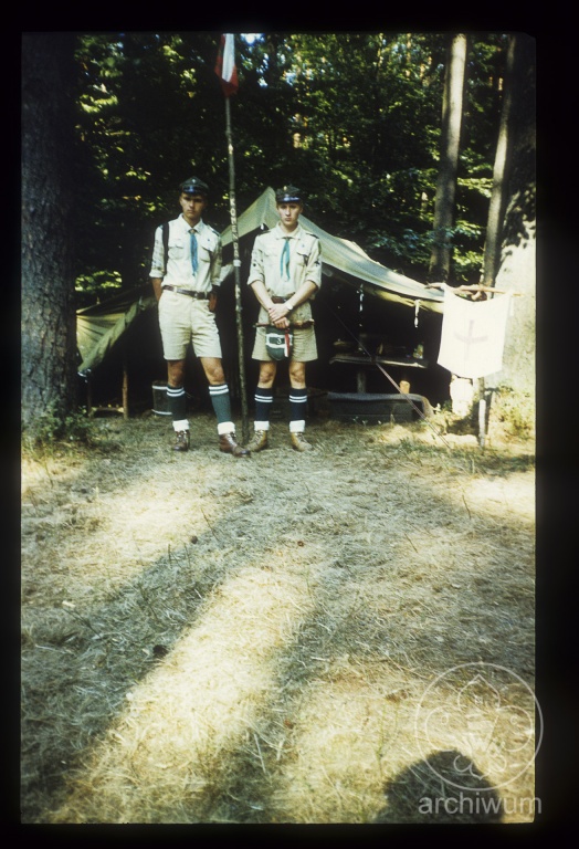 Plik:1990-07 Jezioro Rokiet obóz 3 NDH Niepołomni 008.jpg