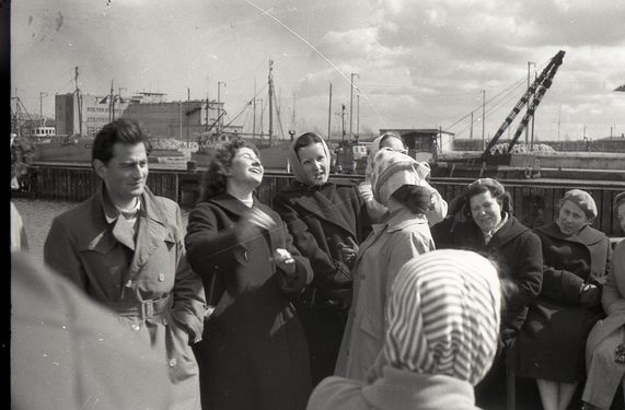 1957 Józef Grzesiak Czarny w Gdyni. Watra 011 fot. Z.Żochowski.jpg