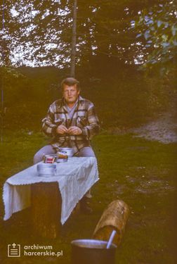 1985-08 Spływ kajakowy Kółkiem Raduńskim. Szarotka 058 fot. J.Kaszuba.jpg
